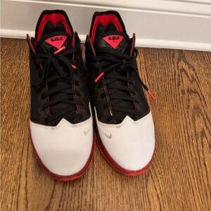 Nike LeBron 19 Low basketball shoes 9.5